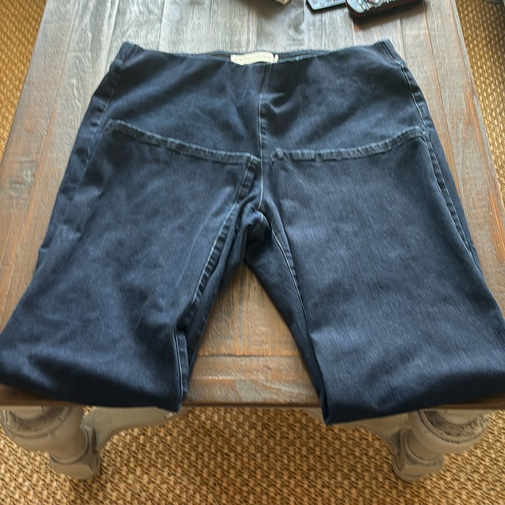 Women’s size 1x pull on bootcut jeans by Soft Surroundings. Only worn once.